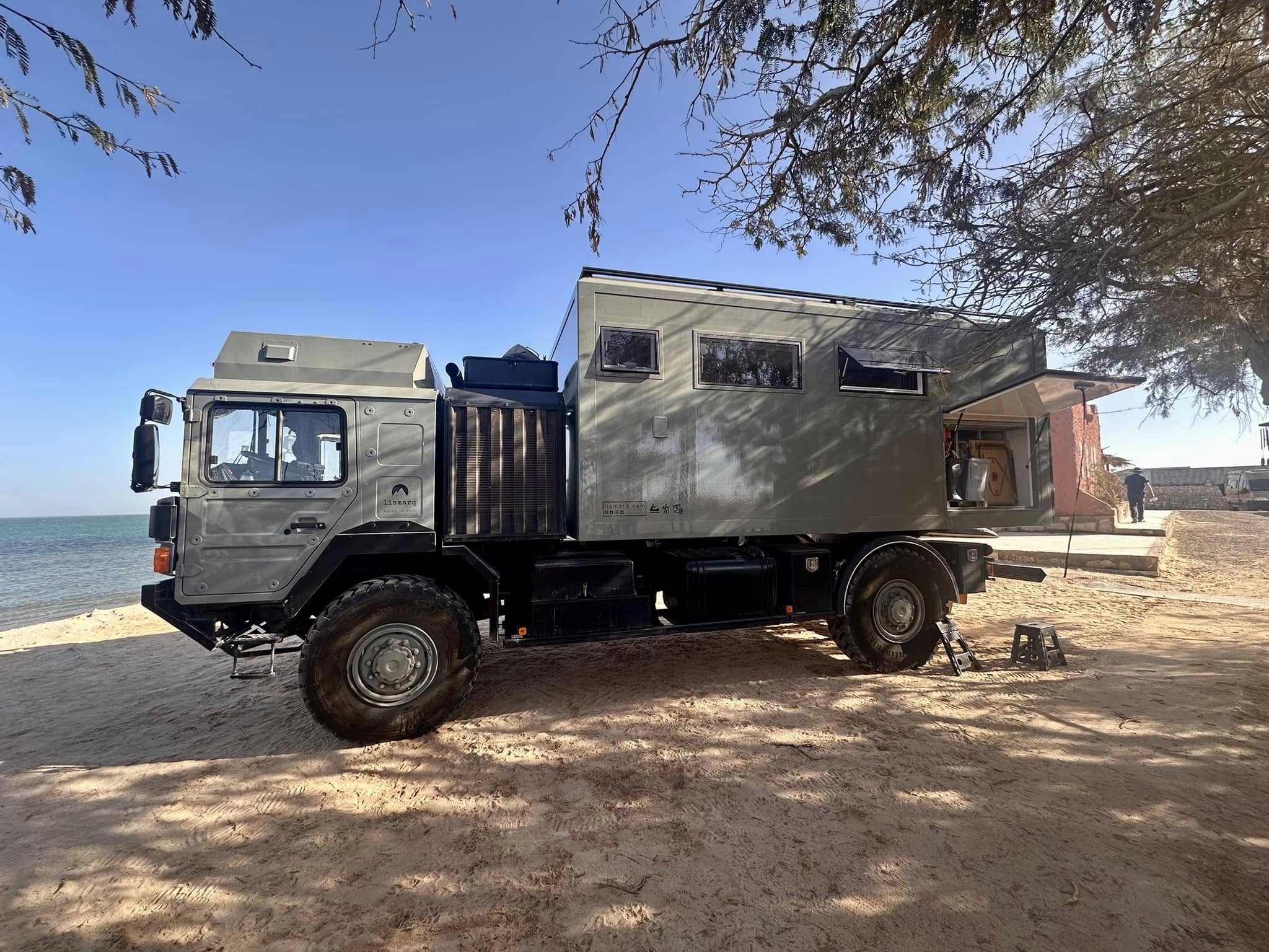 Overlanders, Villa Maguella